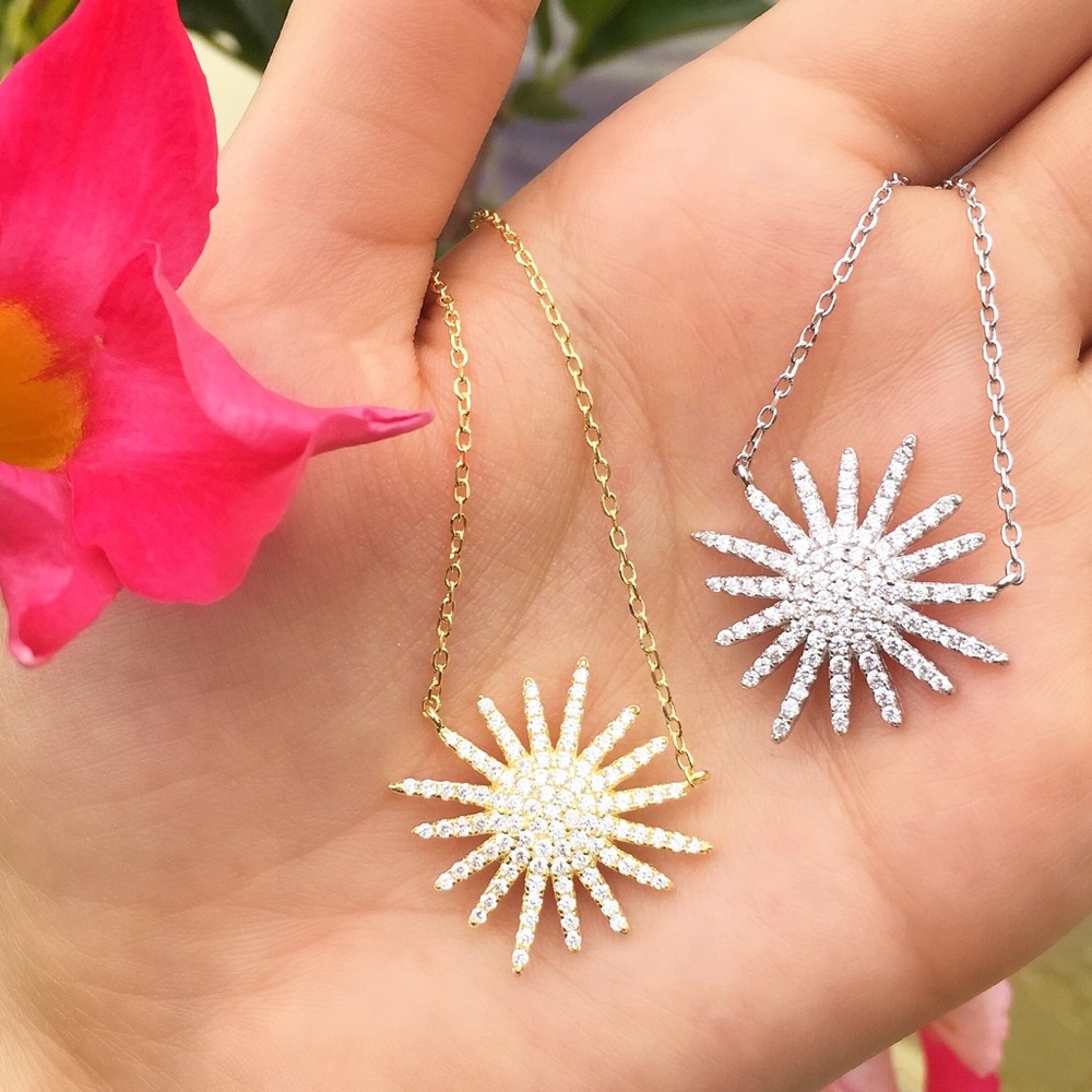Jaimie Nicole Gold Starburst Necklace